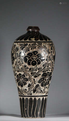 Cizhou Kiln Carved Plum Vase of Song Dynasty