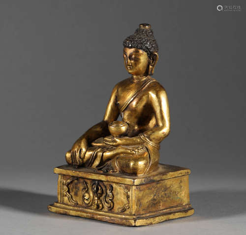 Gilt bronze statue of Sakyamuni Buddha in Ming Dynasty
