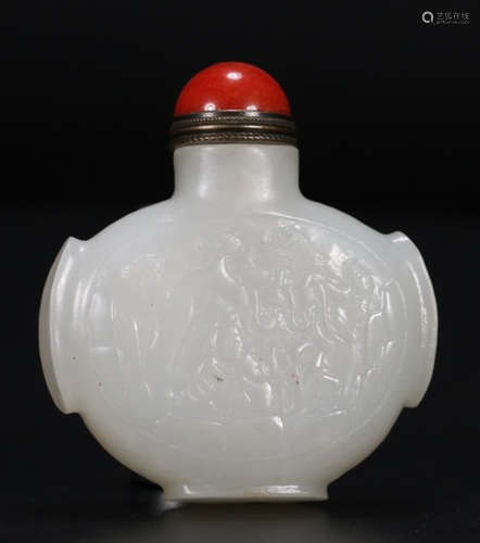 HETIAN JADE CARVED SNUFF BOTTLE