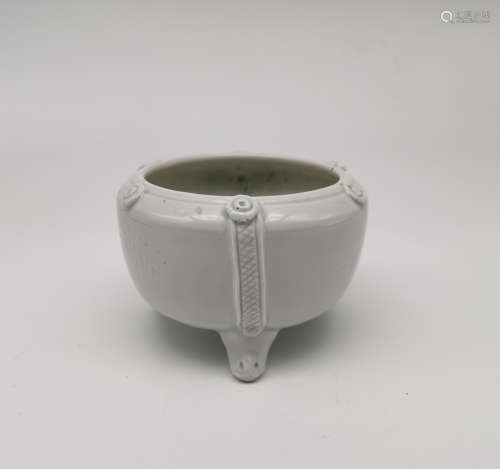 White Porcelain Tripod Furnace