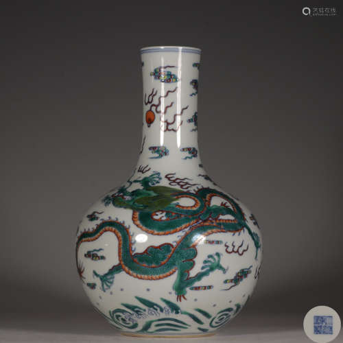 Dou Cai 'Dragon' Porcelain Bottle
