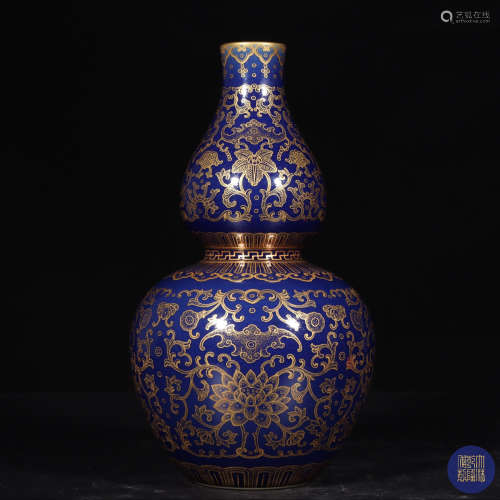 Blue Gold Painted 'Lotus' Porcelain Groud Bottle