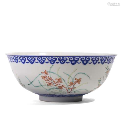 A CHINESE FAMILLE-ROSE FLORAL  BOWL