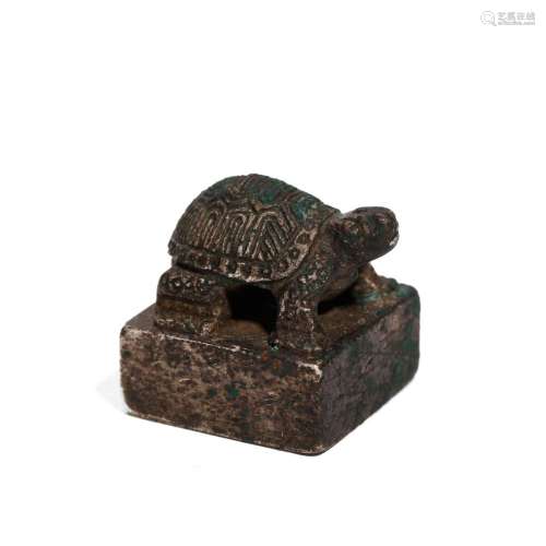 A CHINESE SILVER TORTOISE SEAL