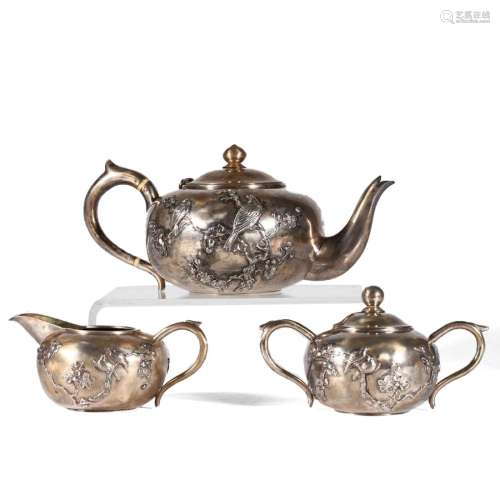A SET OF CHINESE SILVER TEA WARE