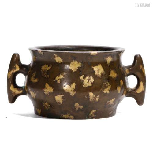 A CHINESE GOLD-SPLASHED BRONZE CENSER WITH HANDLES