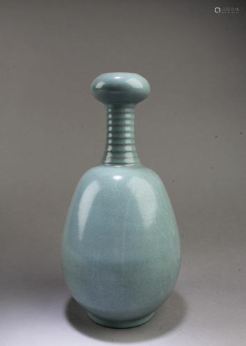 Chinese Ruyao Vase