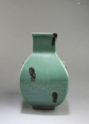 Chinese Porcelain Vase