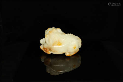 Qing white jade beast