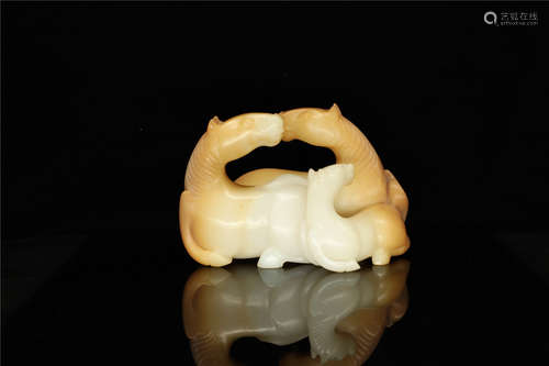 Qing white jade beast