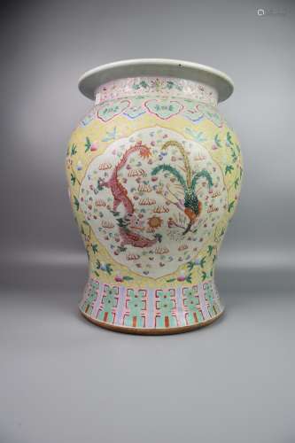 Tongzhi in the Qing Dynasty--Famille-colored dragon and phoe...