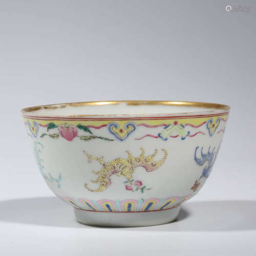 A CHINESE PORCELAIN FAMILLE ROSE BAT AND FLOWER BOWL