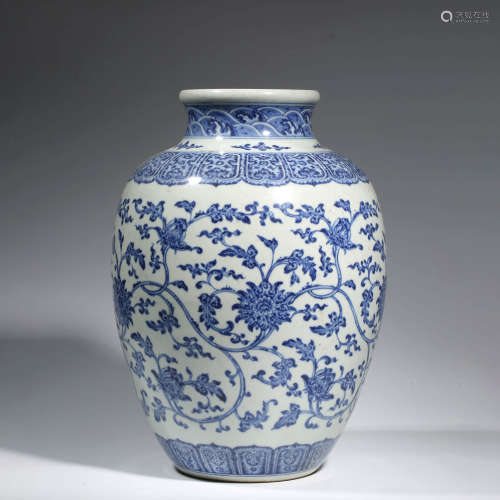 A CHINESE PORCELAIN BLUE AND WHITE INTERLOCKING BRANCHES JAR