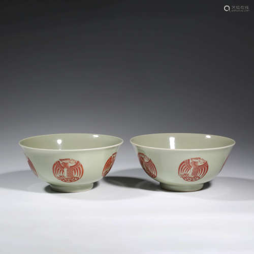 A PAIR OF CHINESE PORCELAIN INRON-RED-GLAZED PHOENIX BOWLS