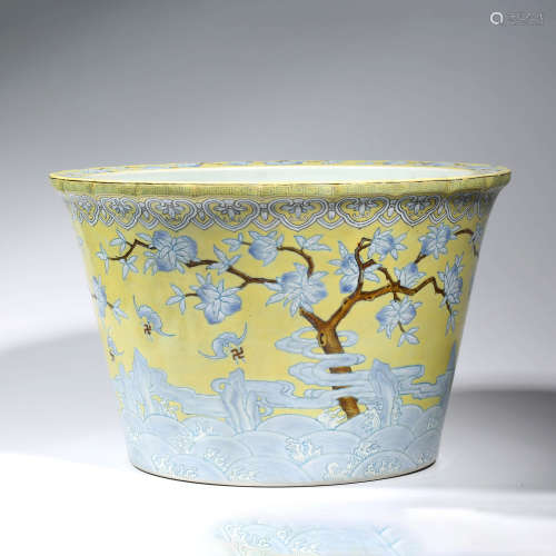 A CHINESE PORCELAIN YELLOW-GROUND PEACH AND BAT JARDINIERE