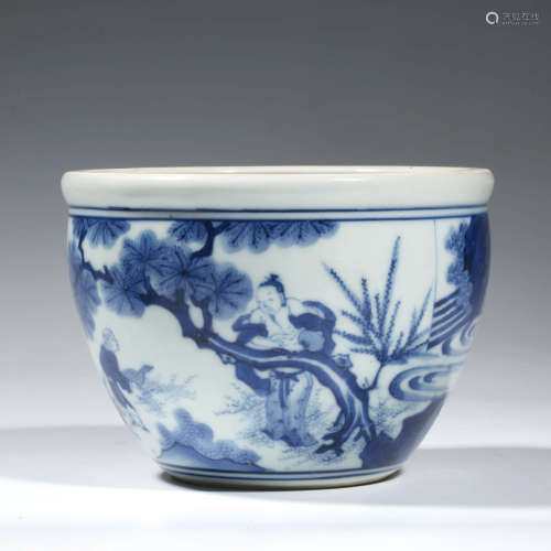 A CHINESE PORCELAIN BLUE AND WHITE JAR
