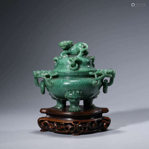 A CHINESE SPINICH-GREEN JADE DRAGON TRIPOD CENSER AND COVER