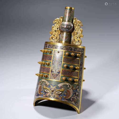 A CHINESE CLOISONNE ENAMEL TAOTIE MASK CHIME BELL