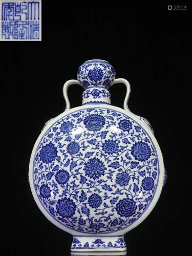 Overseas Backflow.Chinese Blue-and-white Flat Vase