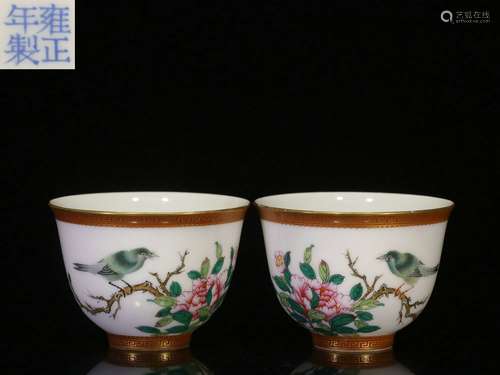 Overseas Backflow.A Pair of Chinese Famille Rose Cups