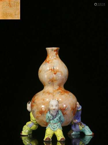 Overseas Backflow.Chinese Famille Rose Gourd-shaped Vase