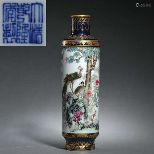 QING DYNASTY, CHINESE QIANLONG MARK FAMILLE ROSE VASE