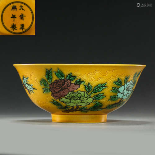 QING DYNASTY, CHINESE KANGXI MARK THREE-COLOR BOWL