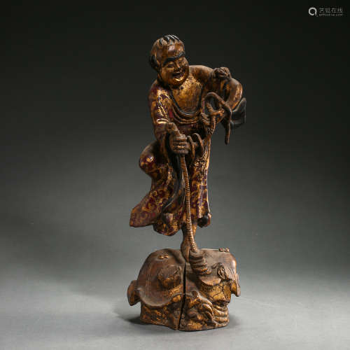 OLD CHINESE WOOD CARVED FIGURES IN GOLD