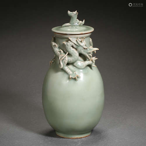 SOUTHERN SONG DYNASTY, CHINESE LONGQUAN WARE BOTTLE WITH DRA...