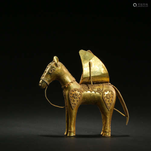CHINESE HAN DYNASTY PURE GOLDEN HORSE