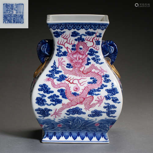 QIANLONG FAMILLE ROSE VASE IN QING DYNASTY, CHINA