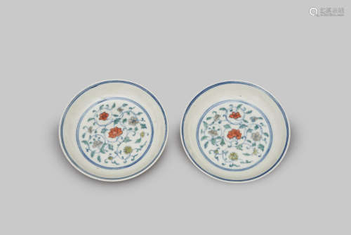 A pair of doucai plate Guangxu six-character mark