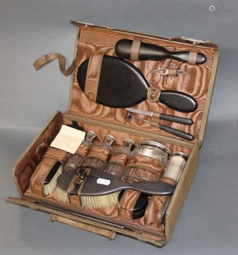 A late 19th/early 20th century ladies travelling vanity case...