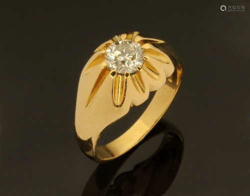 An 18 ct yellow gold gentleman's ring, set with a diamond we...