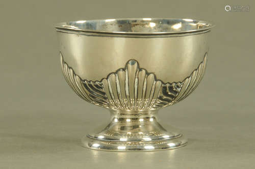 A Sheffield silver bowl, 1909 maker James Deakin & Sons, 72 ...