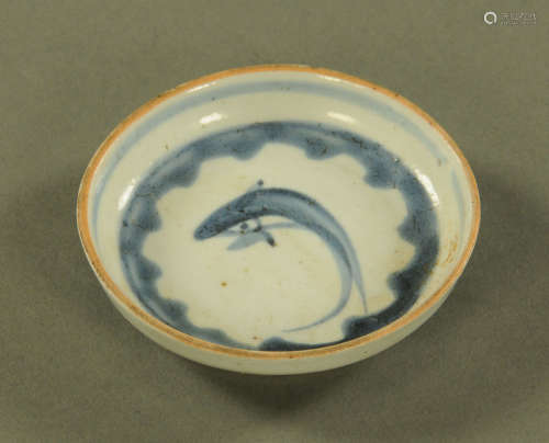 A 17th century Chinese blue and white pen wash dish, of smal...