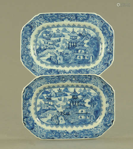 A pair of 18th century Chinese blue and white rectangular di...