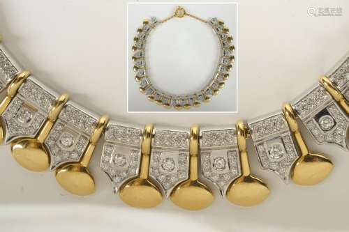 Important collier en or blanc et or jaune 18 carats serti de...
