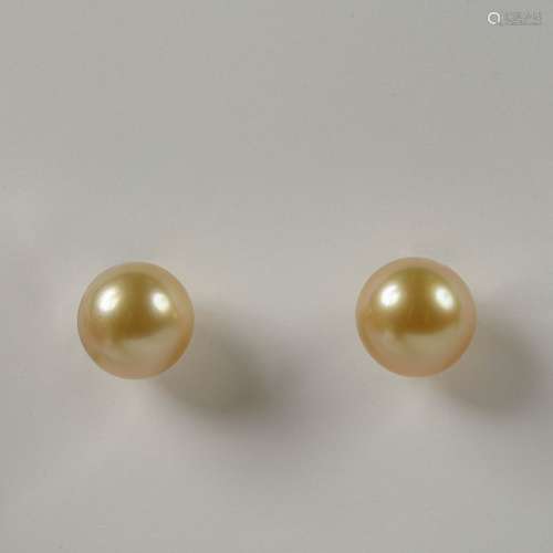 Rare paire de boucles d'oreilles en perles des Mers du Sud d...