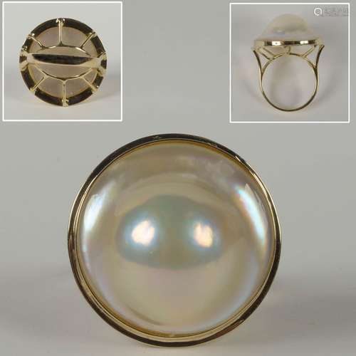 Bague en or jaune 18 carats sertie d'une perle mabé (Dim.:+/...