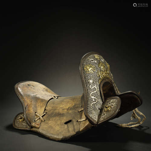 QING DYNASTY,GOLD AND SILVER-INLAID BRONZE SADDLE