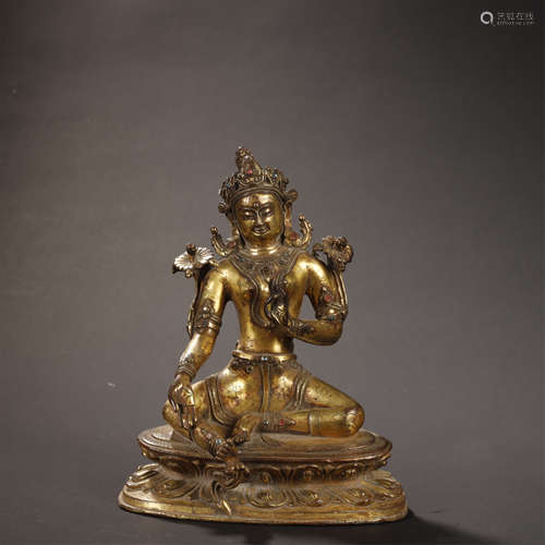 A CHINESE GILT-BRONZE BUDDHA STATUE