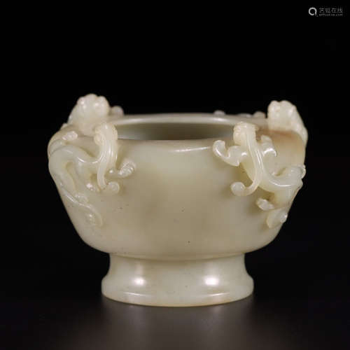 A CHINESE HETIAN JADE CARVED 