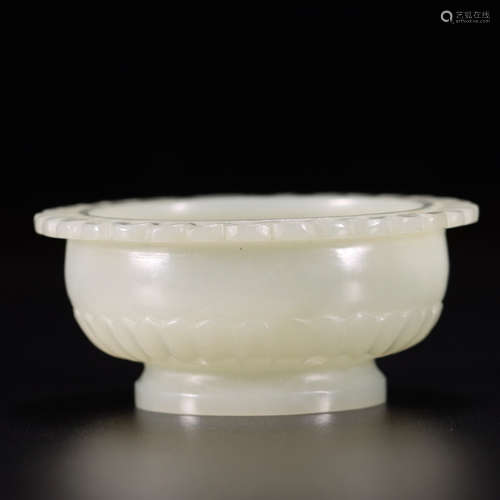 A CHINESE HETIAN JADE BRUSH WASHER