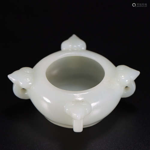 A CHINESE HETIAN JADE CENSER