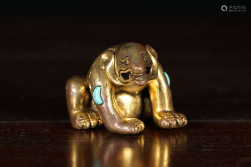 chinese gilt bronze paperweight in shape of bear