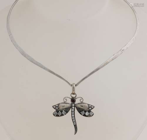 Silver necklace with pendant