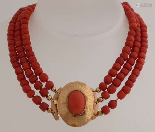 Red coral necklace