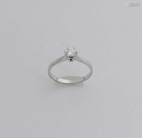 White gold ring with diamond