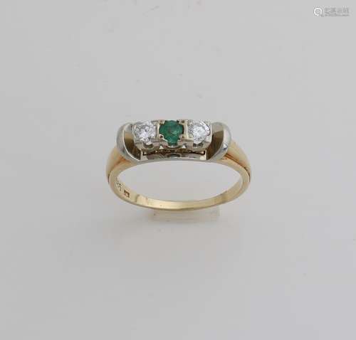 Gold ring with emerald and diamond